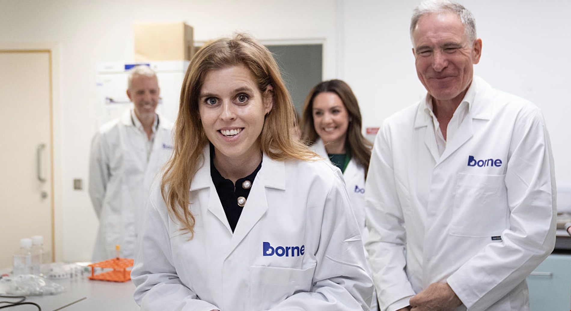 Πριγκίπισσα Βεατρίκη | Πρώτη εμφάνιση μετά τη βάφτιση της κόρης της με νονά τη Nina Flohr - εικόνα 4