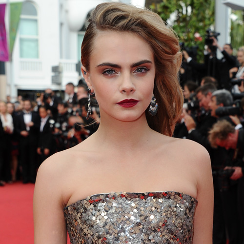 Cara Delevingne: Προκαλεί με τις γυμνές φωτογραφίες της!