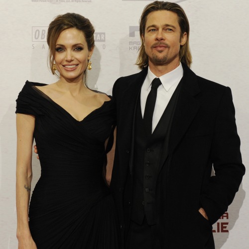 Brad Pitt- Angelina Jolie: Οι πρώτες γαμήλιες φωτογραφίες δημοσιεύτηκαν