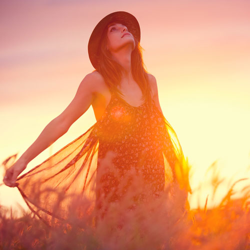 5 τρόποι για να νιώσεις ευτυχισμένη όταν το άγχος σε έχει κυριεύσει