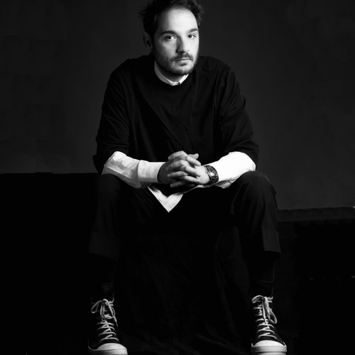 Les Connoisseurs: Άκης Αλεξίου