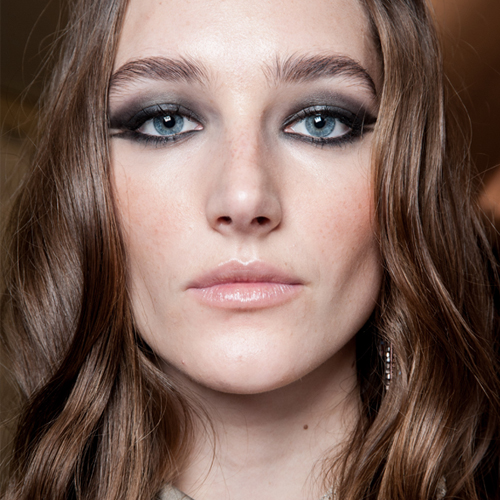 8 τρόποι για να αποκτήσεις πυκνά φρύδια