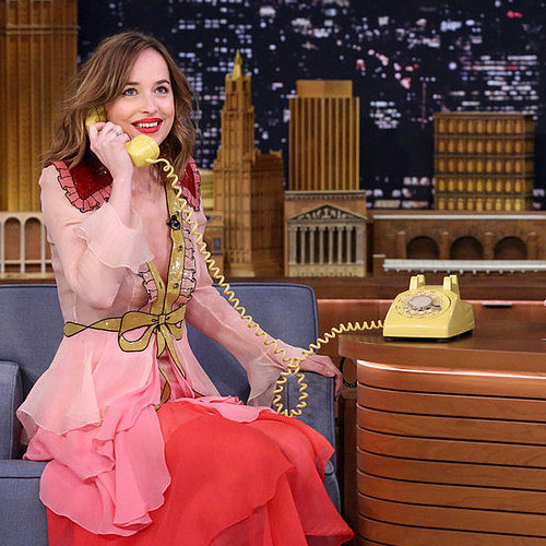 H Dakota Johnson είναι η ιέρεια του οίκου Gucci 