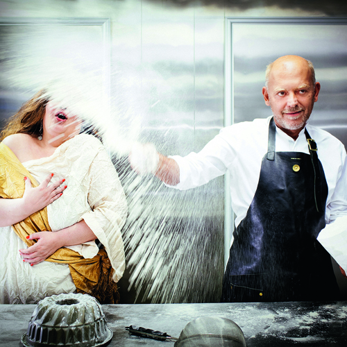 Bon appétit! Ο Στέλιος Παρλιάρος πρωταγωνιστεί στην πιο γλυκιά παράσταση