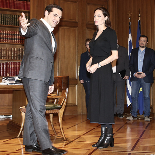 Η Angelina Jolie φόρεσε τις πιο κομψές μπότες της επόμενης σεζόν