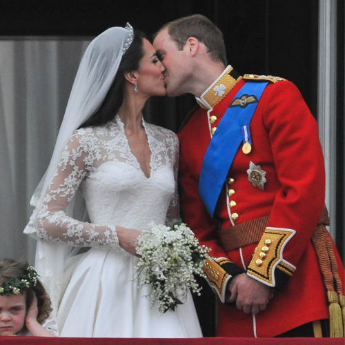 Ήταν τελικά αντιγραφή το νυφικό της Kate Middleton; 