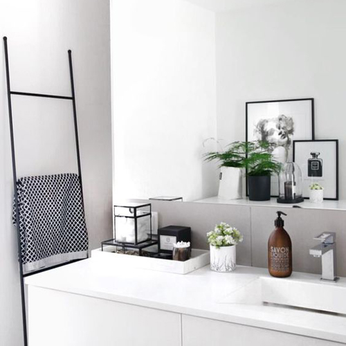 6 πράγματα που έχει κάθε stylish γυναίκα στο μπάνιο της!