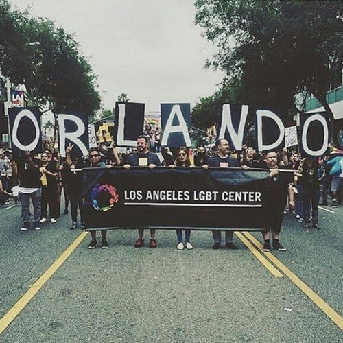 #PrayForOrlando: Οι celebrities στέλνουν τα δικά τους μηνύματα για την τραγωδία 