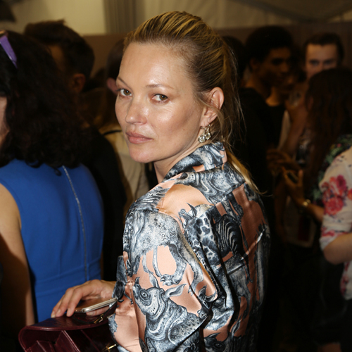 Λατρέψαμε την πρόσφατη εμφάνιση της Kate Moss στο show του Louis Vuitton