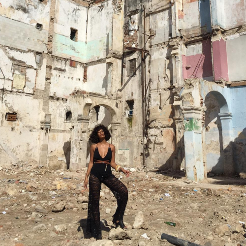 Η Solange Knowles σου δείχνει 6 τρόπους για να έχεις το πιο όμορφο Instagram