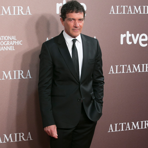 Ποιο μεγάλο σχεδιαστή μόδας θα υποδυθεί ο Antonio Banderas στη νέα του ταινία; 