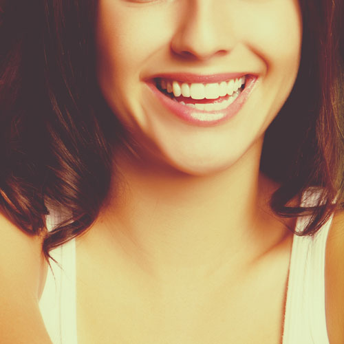 10 τροφές που θα σου χαρίσουν αστραφτερό χαμόγελο 