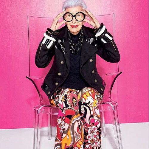 Οι μεγαλύτεροι σε ηλικία άνθρωποι είναι πιο χαρούμενοι