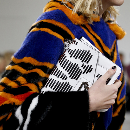 Αυτές είναι οι τσάντες που την επόμενη άνοιξη θα μονοπωλήσουν το ενδιαφέρον μας