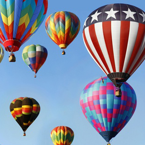 Εντυπωσιακό βίντεο: 408 αερόστατα γέμισαν χρώμα τον γαλλικό ουρανό