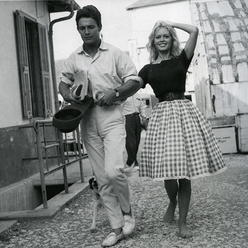 Θυμόμαστε: Οι σταρ κάνουν διακοπές στην Κυανή Ακτή