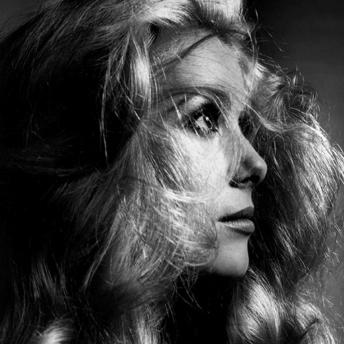 Θυμόμαστε: Κατρίν Ντενέβ