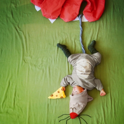 Ευφάνταστη μαμά δημιουργεί και φωτογραφίζει τα όνειρα του γιου της