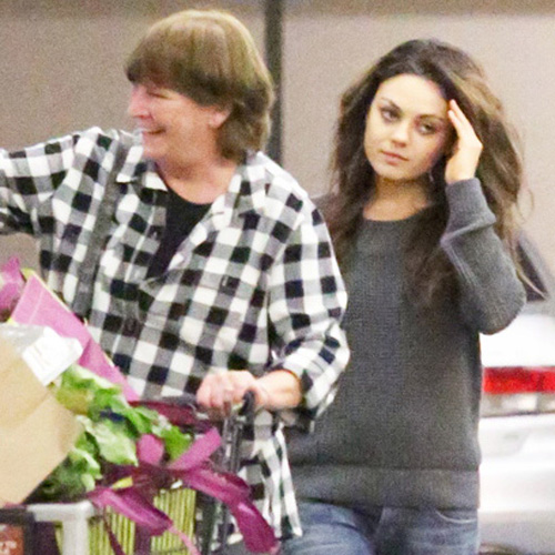 Mila Kunis: Είναι έγκυος;