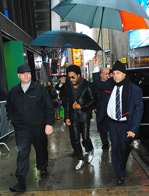 Ο Lenny Kravitz είναι το νέο πρόσωπο του Saint Laurent