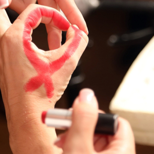 «Μηδένισέ το»: Η νέα καμπάνια κατά του HIV/AIDS