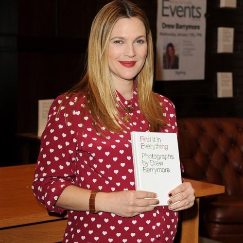 «Find It In Everything»: Το νέο βιβλίο της Drew Barrymore