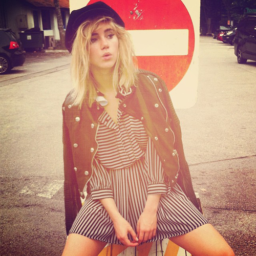 Suki Waterhouse: Το νέο style icon έρχεται από τη Βρετανία