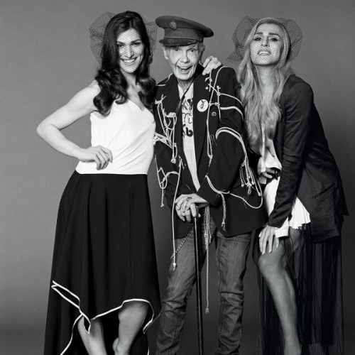 Τρανσέξουαλ μοντέλα ποζάρουν για τα Barneys