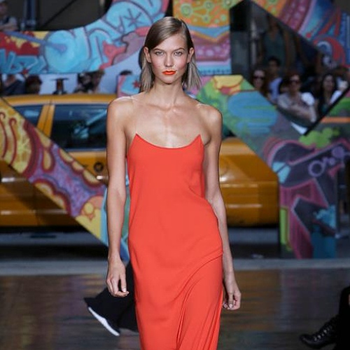 St. Valentine's: Ραντεβού με την Karlie Kloss