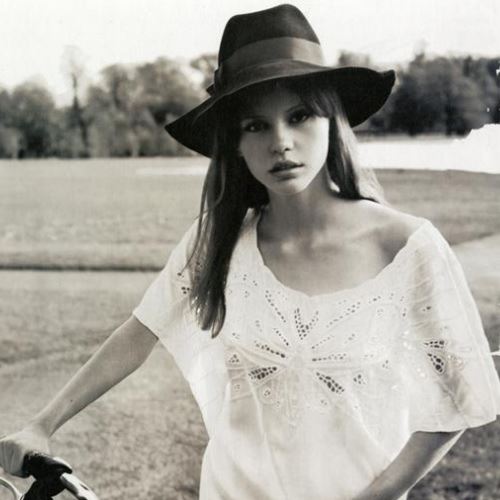 Who's that girl: Mia Goth