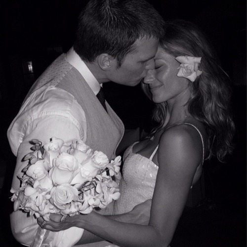 Η Gisele Bundchen πόσταρε φωτογραφία του γάμου της για πρώτη φορά πέντε χρόνια μετά την τελετή