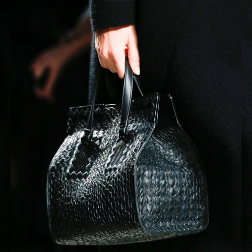 Διαχρονικά αξεσουάρ: To πρώτο βήμα μίας επιτυχημένης γκαρνταρόμπας