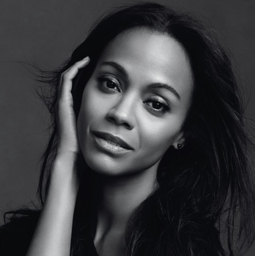 H Zoe Saldana είναι το νέο πρόσωπο της L’Oreal Paris