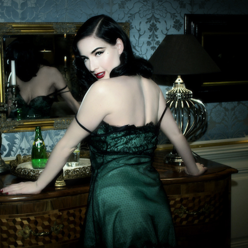 Μείνε αξέχαστη με τους 5 χρυσούς κανόνες της Dita Von Teese
