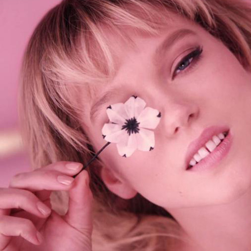 Léa Seydoux: Γυμνή για τη νέα καμπάνια του αρώματος Prada Candy