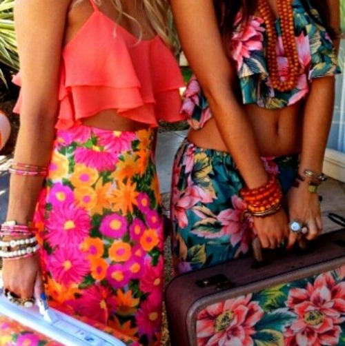 Go Floral: 5 outfits που ''μυρίζουν'' άνοιξη