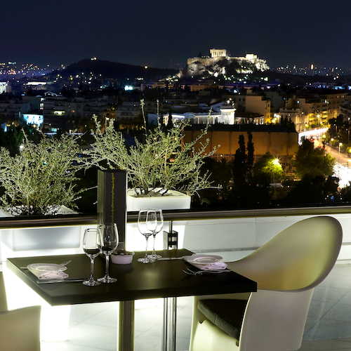 Θέα στο πιάτο: Τα πιο εντυπωσιακά summer restaurants της Αθήνας