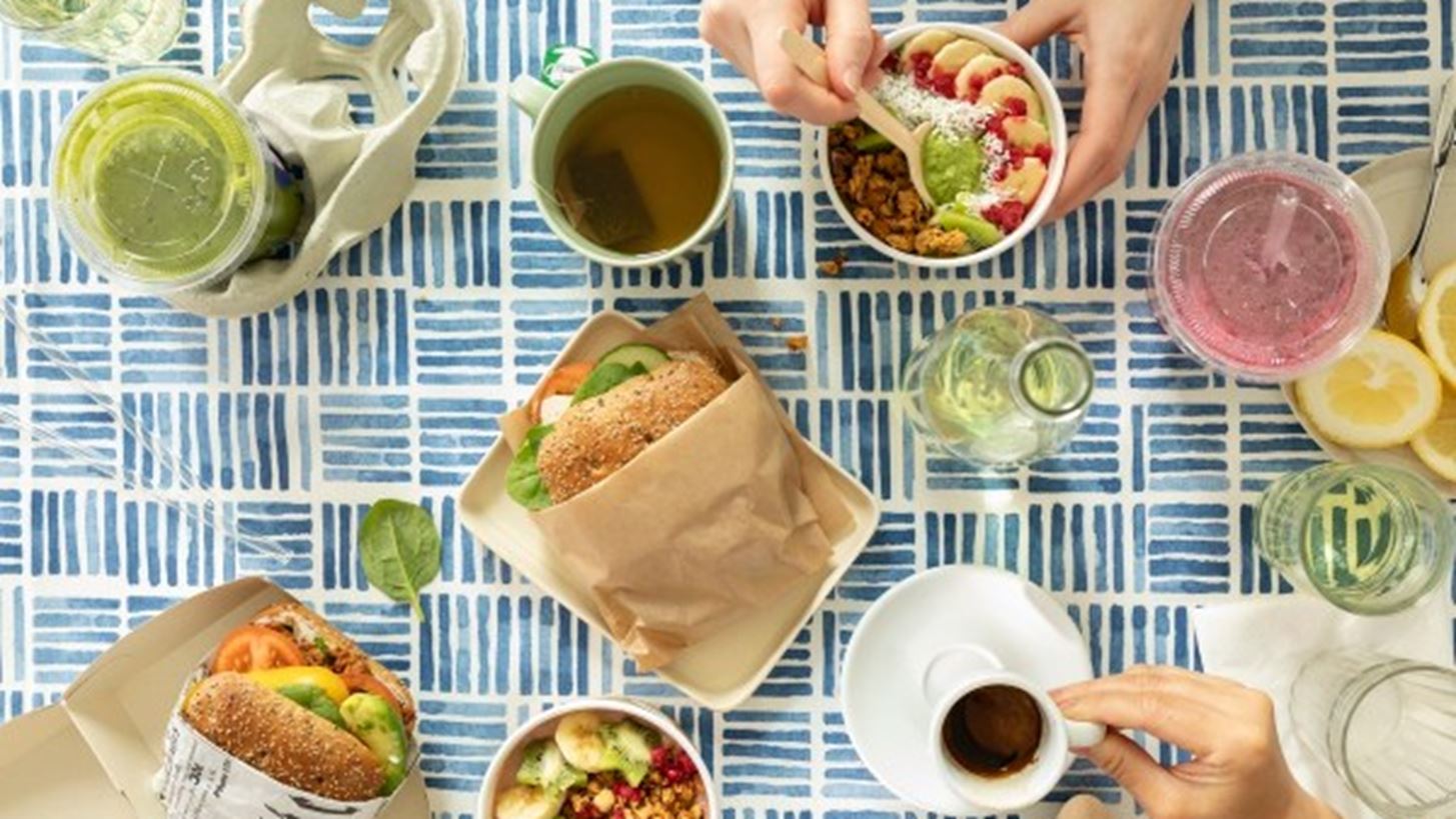 Πώς θα τρώμε πιο υγιεινά στο γραφείο αν δεν έχουμε χρόνο για προετοιμασία γευμάτων;