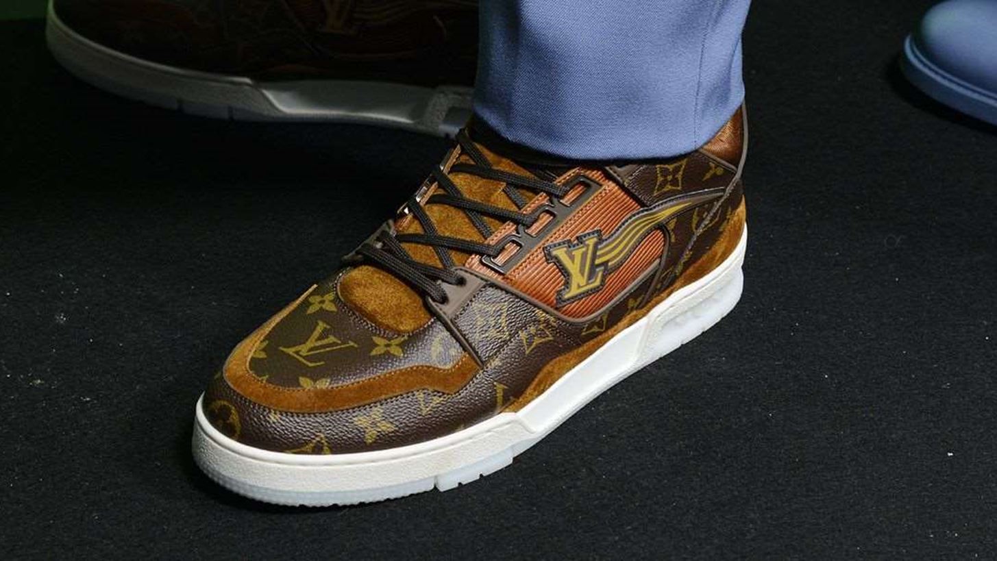 &#x3A4;&#x3B1; &#x3BD;&#x3AD;&#x3B1; sneakers &#x3C4;&#x3BF;&#x3C5; Virgil Abloh &#x3B3;&#x3B9;&#x3B1; &#x3C4;&#x3BF;&#x3BD; &#x3BF;&#x3AF;&#x3BA;&#x3BF; Louis Vuitton