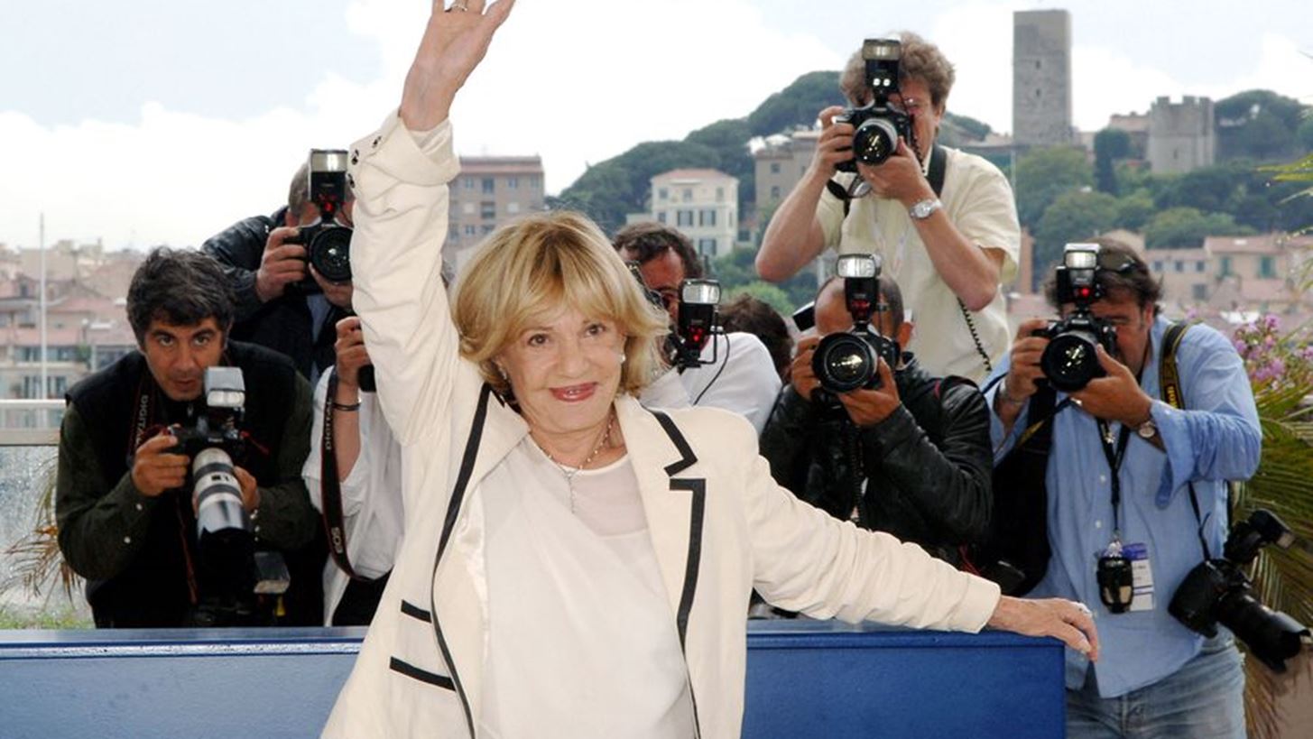 &#x388;&#x3C6;&#x3C5;&#x3B3;&#x3B5; &#x3B1;&#x3C0;&#x3CC; &#x3C4;&#x3B7; &#x3B6;&#x3C9;&#x3AE; &#x3B7; Jeanne Moreau