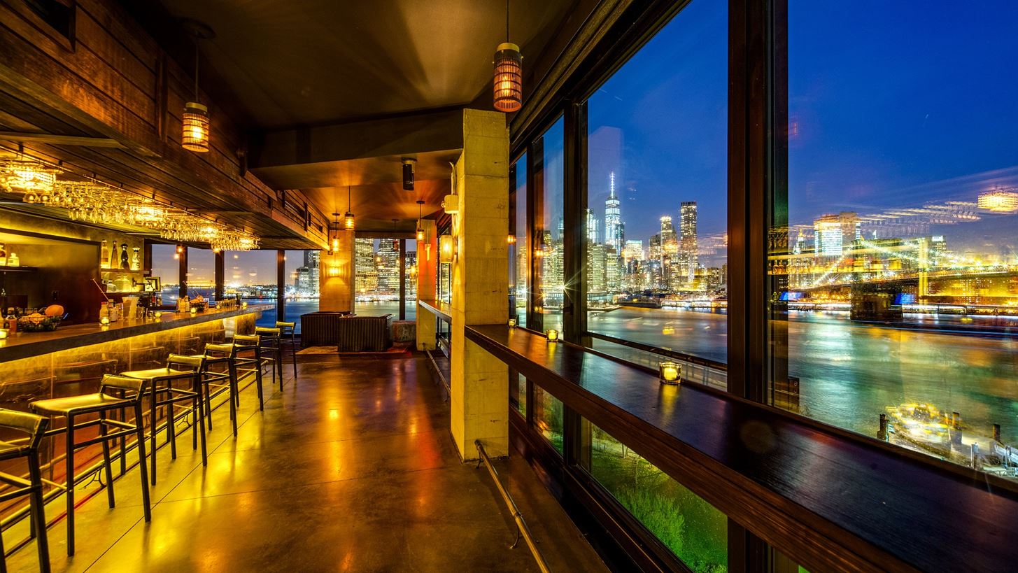 &#x3A4;&#x3BF; bar &#x3C3;&#x3C4;&#x3BF; &#x39C;&#x3C0;&#x3C1;&#x3BF;&#x3CD;&#x3BA;&#x3BB;&#x3B9;&#x3BD; &#x3CC;&#x3C0;&#x3BF;&#x3C5; &#x3B8;&#x3B1; &#x3C0;&#x3AE;&#x3B3;&#x3B1;&#x3B9;&#x3BD;&#x3B1;&#x3BD; &#x3B3;&#x3B9;&#x3B1; &#x3C0;&#x3BF;&#x3C4;&#x3AC; &#x3BF;&#x3B9; James Bond &#x3BA;&#x3B1;&#x3B9; James Dean