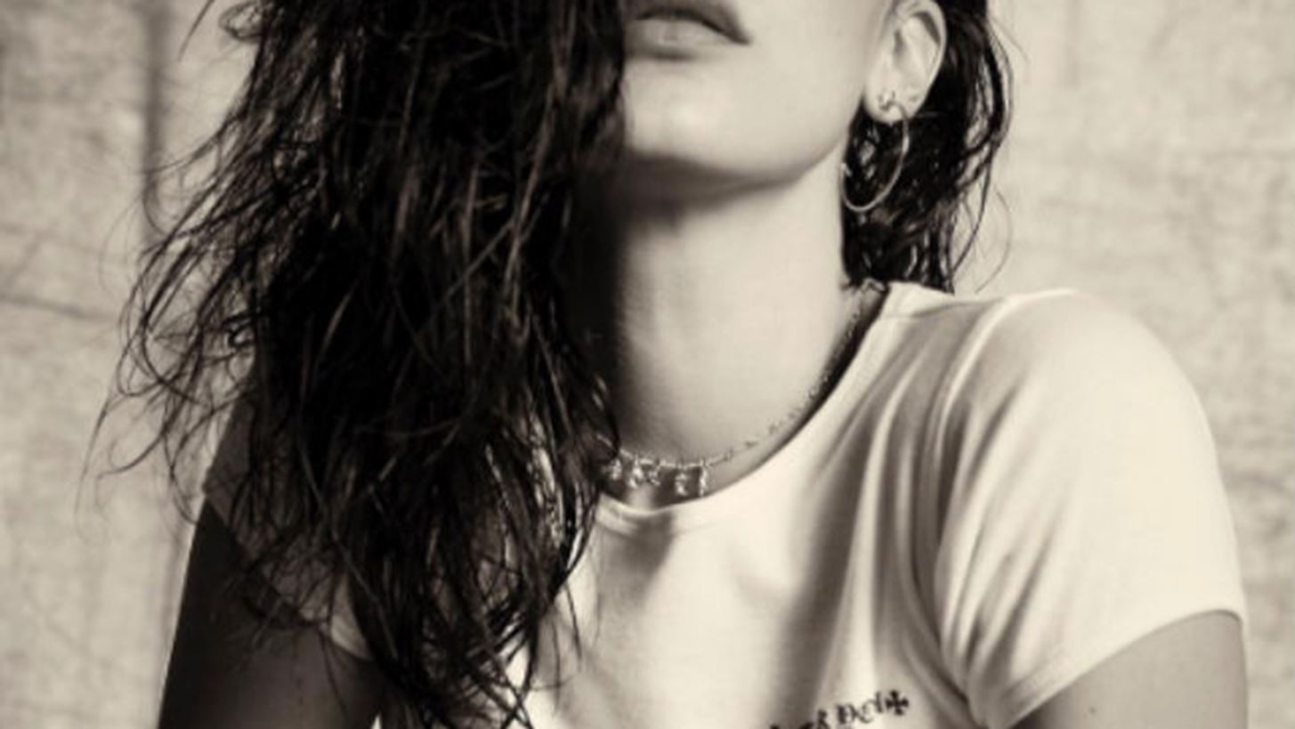 Bella Hadid: &#x397; &#x3C0;&#x3B1;&#x3C1;&#x3AC;&#x3B4;&#x3BF;&#x3BE;&#x3B7; &#x3BA;&#x3BF;&#x3B9;&#x3BD;&#x3AE; &#x3BB;&#x3B5;&#x3C0;&#x3C4;&#x3BF;&#x3BC;&#x3AD;&#x3C1;&#x3B5;&#x3B9;&#x3B1; &#x3C3;&#x3C4;&#x3B9;&#x3C2; &#x3C4;&#x3B5;&#x3BB;&#x3B5;&#x3C5;&#x3C4;&#x3B1;&#x3AF;&#x3B5;&#x3C2; &#x3C4;&#x3B7;&#x3C2; &#x3B5;&#x3BC;&#x3C6;&#x3B1;&#x3BD;&#x3AF;&#x3C3;&#x3B5;&#x3B9;&#x3C2;