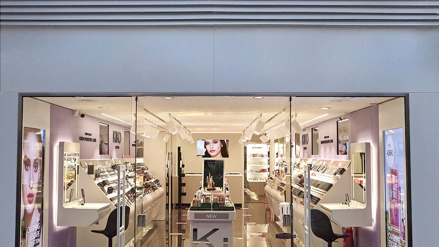 &#x397; KIKO MILANO &#x3B5;&#x3B3;&#x3BA;&#x3B1;&#x3B9;&#x3BD;&#x3AF;&#x3B1;&#x3C3;&#x3B5; &#x3BD;&#x3AD;&#x3BF; &#x3BA;&#x3B1;&#x3C4;&#x3AC;&#x3C3;&#x3C4;&#x3B7;&#x3BC;&#x3B1; &#x3C3;&#x3C4;&#x3B7; &#x393;&#x3BB;&#x3C5;&#x3C6;&#x3AC;&#x3B4;&#x3B1;