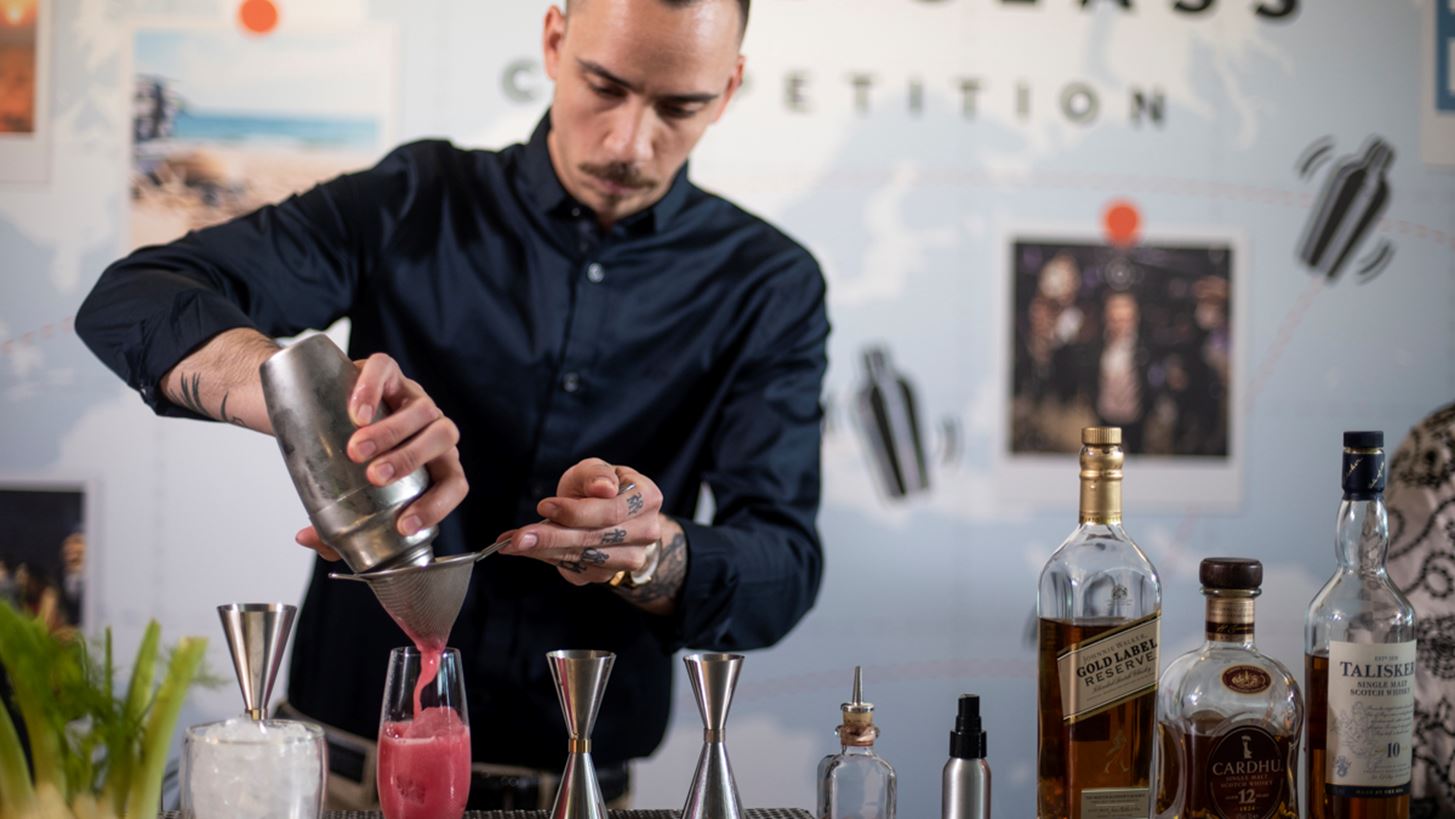 O &#x39D;&#x3AF;&#x3BA;&#x3BF;&#x3C2; &#x3A3;&#x3BF;&#x3C5;&#x3C1;&#x3BC;&#x3C0;&#x3AC;&#x3C4;&#x3B7;&#x3C2; &#x3B1;&#x3C0;&#x3CC; &#x3C4;&#x3BF; bar &#x3A4;he Clumsies &#x3B5;&#x3C0;&#x3B9;&#x3BA;&#x3C1;&#x3AC;&#x3C4;&#x3B7;&#x3C3;&#x3B5; &#x3C3;&#x3C4;&#x3BF; World Class Greece Finals 2019