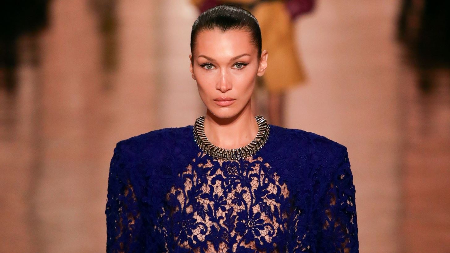 Bella Hadid | &#x3A3;&#x3C4;&#x3BF; &#x3C6;&#x3B5;&#x3C3;&#x3C4;&#x3B9;&#x3B2;&#x3AC;&#x3BB; &#x3C4;&#x3C9;&#x3BD; &#x39A;&#x3B1;&#x3BD;&#x3BD;&#x3CE;&#x3BD; &#x3BC;&#x3B5; &#x3B5;&#x3BD;&#x3C4;&#x3C5;&#x3C0;&#x3C9;&#x3C3;&#x3B9;&#x3B1;&#x3BA;&#x3AE; &#x3B1;&#x3BB;&#x3BB;&#x3B1;&#x3B3;&#x3AE; &#x3C3;&#x3C4;&#x3B1; &#x3BC;&#x3B1;&#x3BB;&#x3BB;&#x3B9;&#x3AC; &#x3C4;&#x3B7;&#x3C2;