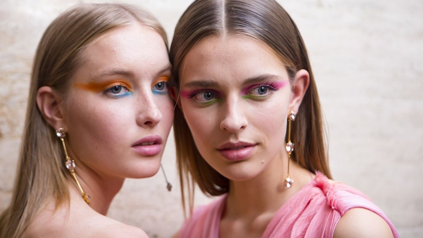 5 beauty must-haves &#x3B3;&#x3B9;&#x3B1; &#x3BD;&#x3B1; &#x3B1;&#x3BD;&#x3C4;&#x3AD;&#x3BE;&#x3B5;&#x3B9;&#x3C2; &#x3C4;&#x3BF;&#x3BD; &#x3BA;&#x3B1;&#x3CD;&#x3C3;&#x3C9;&#x3BD;&#x3B1; &#x3C0;&#x3BF;&#x3C5; &#x3AD;&#x3C1;&#x3C7;&#x3B5;&#x3C4;&#x3B1;&#x3B9;