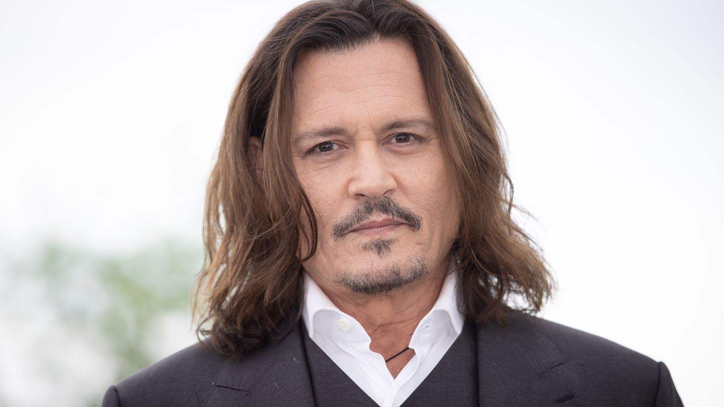 &#x39F; Johnny Depp &#x3BA;&#x3B1;&#x3C4;&#x3B1;&#x3C6;&#x3B8;&#x3AC;&#x3BD;&#x3B5;&#x3B9; &#x3C3;&#x3C4;&#x3B7;&#x3BD; &#x399;&#x3C3;&#x3C0;&#x3B1;&#x3BD;&#x3AF;&#x3B1;, &#x3B5;&#x3BA;&#x3B5;&#x3AF; &#x3CC;&#x3C0;&#x3BF;&#x3C5; &#x3BC;&#x3AD;&#x3BD;&#x3B5;&#x3B9; &#x3BC;&#x3CC;&#x3BD;&#x3B9;&#x3BC;&#x3B1; &#x3B7; Amber Heard