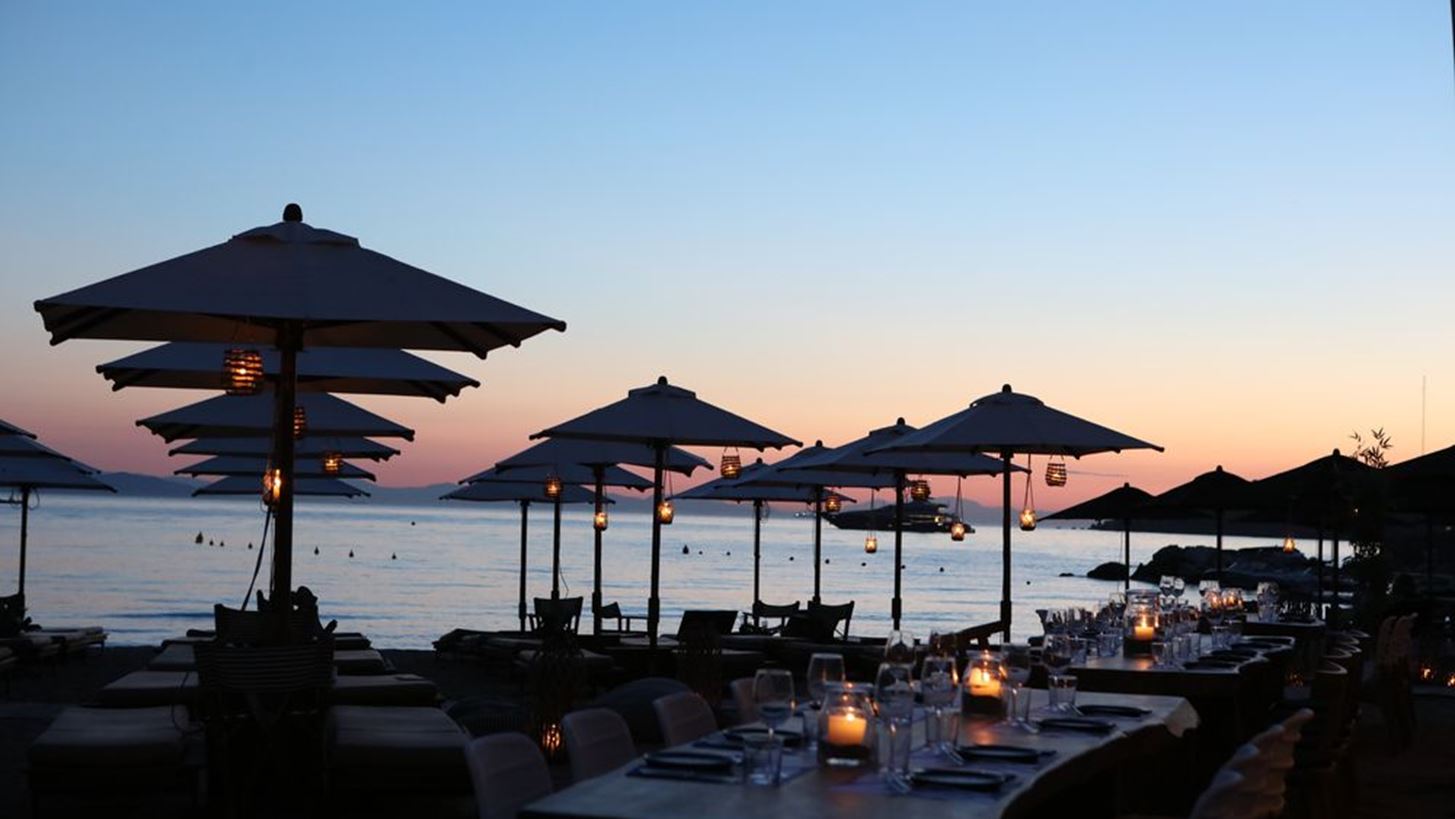 #Tidbits *: Dinner On the Beach