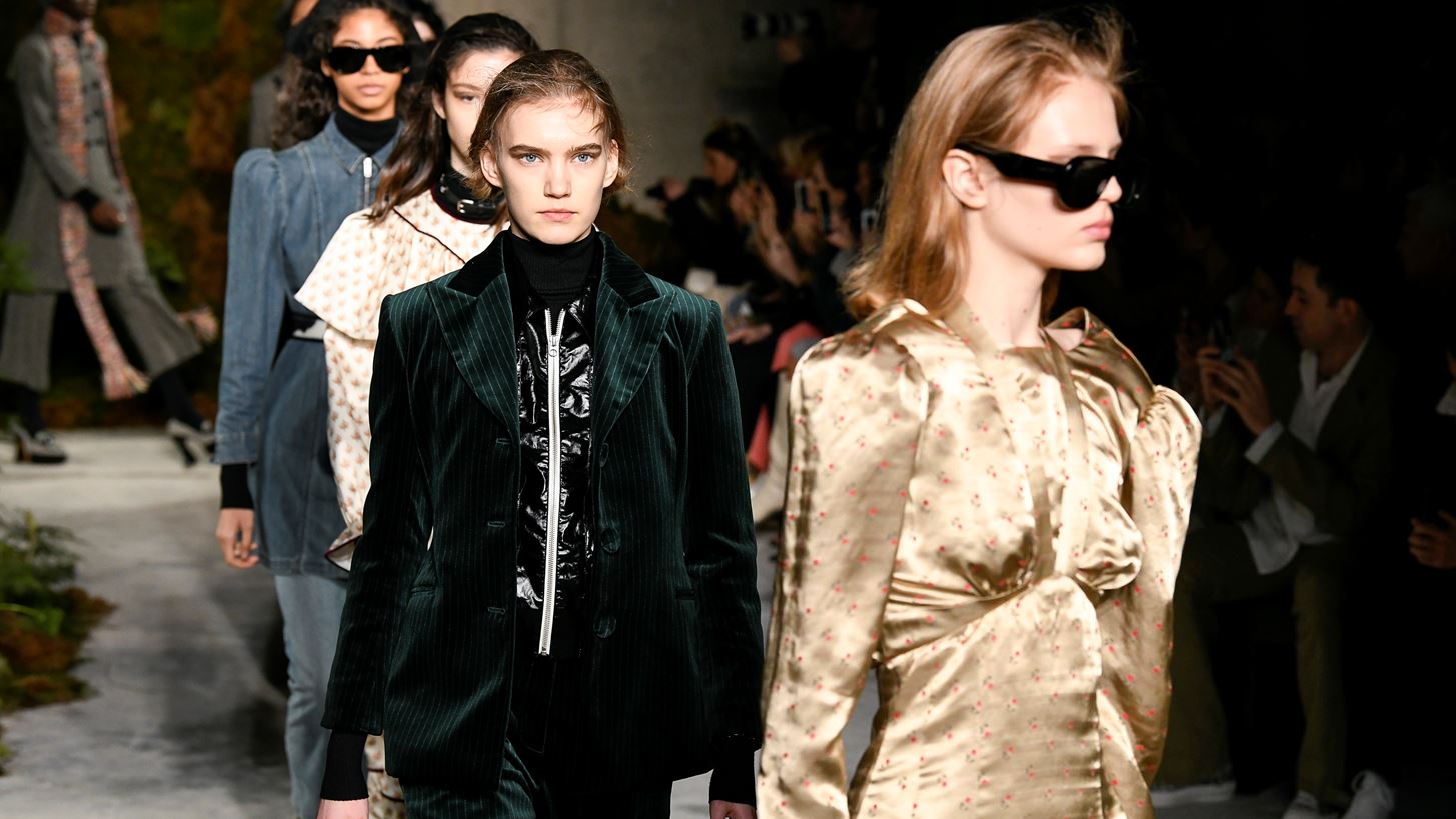 Τα looks που λατρέψαμε στην FW19 συλλογή της Alexa Chung