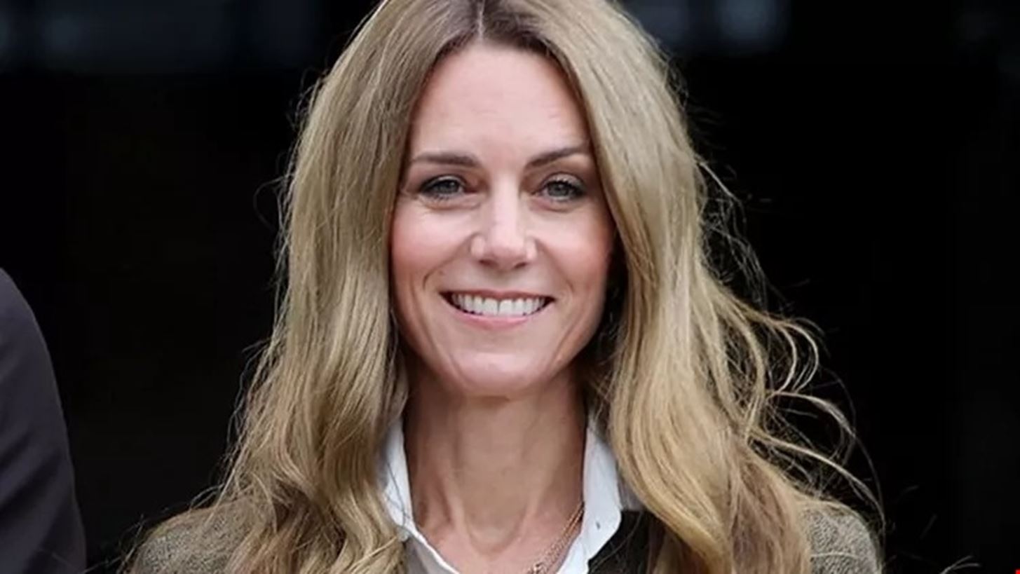 &#x38C;&#x3C4;&#x3B1;&#x3BD; &#x3B7; &#x3C0;&#x3B5;&#x3C1;&#x3BF;&#x3CD;&#x3BA;&#x3B1; &#x3C4;&#x3B7;&#x3C2; Kate &#x3AD;&#x3B4;&#x3B5;&#x3B9;&#x3BE;&#x3B5; &#x3C4;&#x3B7; &#x3B3;&#x3C5;&#x3BC;&#x3BD;&#x3AE; &#x3B1;&#x3BB;&#x3AE;&#x3B8;&#x3B5;&#x3B9;&#x3B1; &#x3BC;&#x3B9;&#x3B1;&#x3C2; &#x3BA;&#x3BF;&#x3B9;&#x3BD;&#x3C9;&#x3BD;&#x3AF;&#x3B1;&#x3C2;